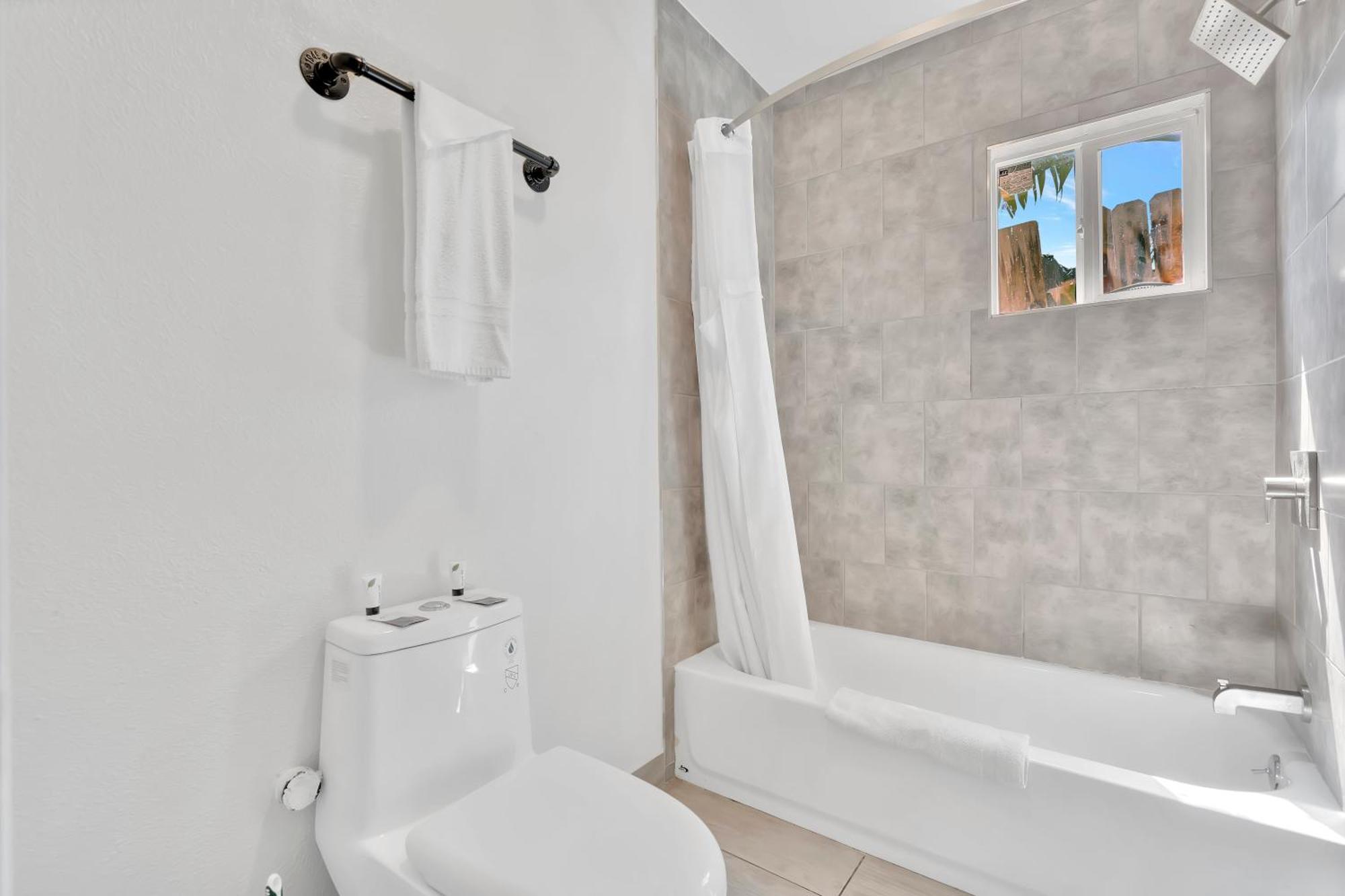 Tradewinds Motel Lakewood Luaran gambar