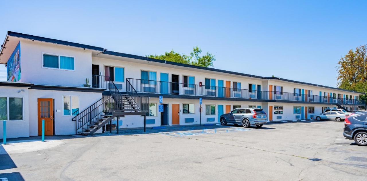Tradewinds Motel Lakewood Luaran gambar